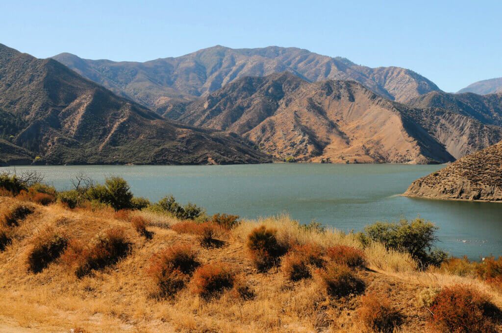 Pyramid-Lake-in-California