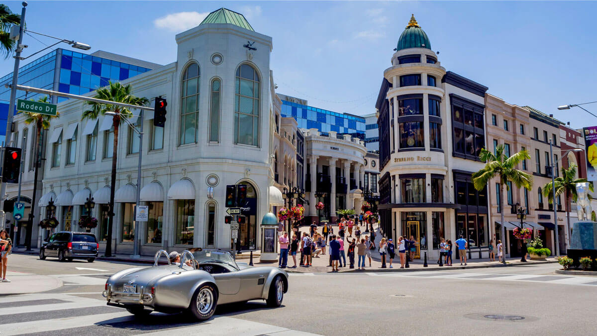 BEVERLY HILLS - Driving Beverly Hills, Rodeo Drive, Los Angeles