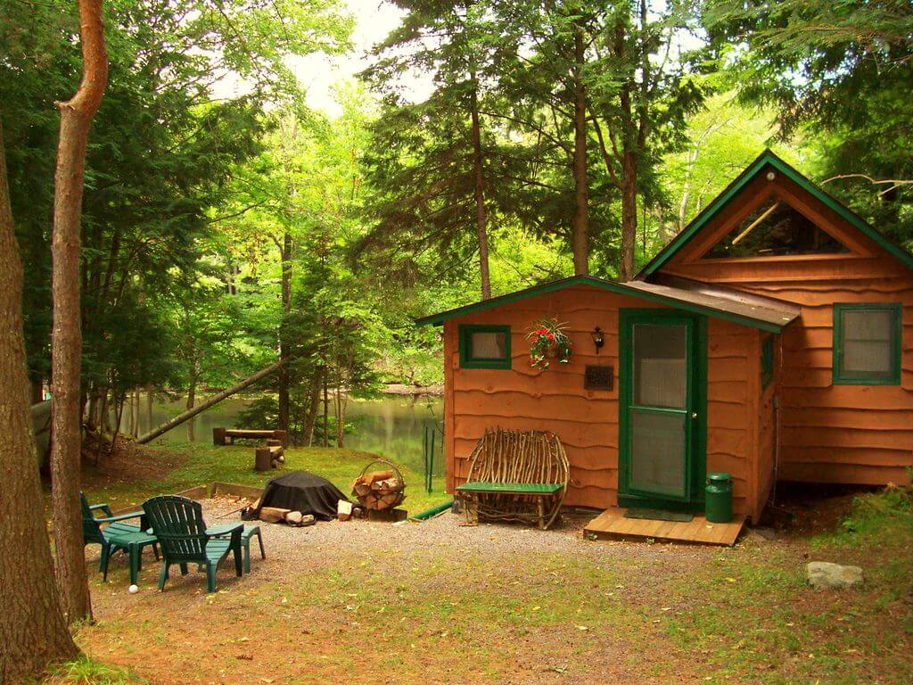 Rustic Riverfront cabin for two in Old Forge new york