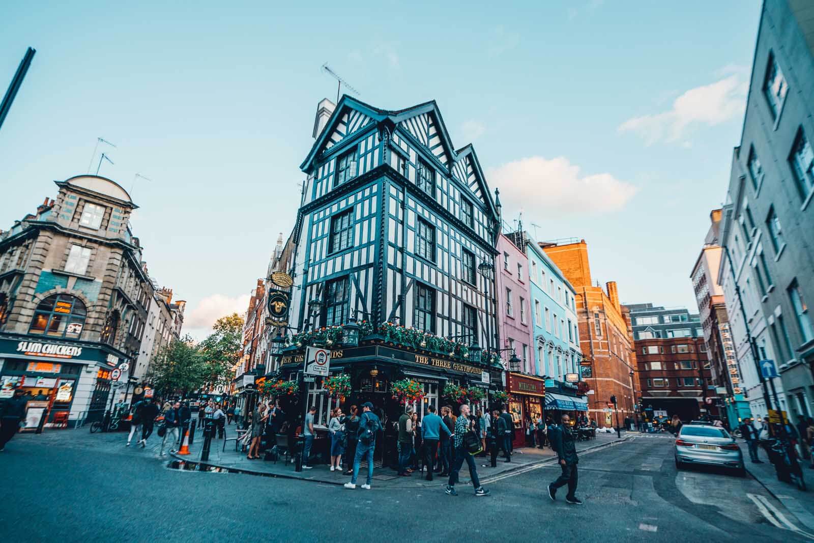 o pub dos três galgos no Soho Londres