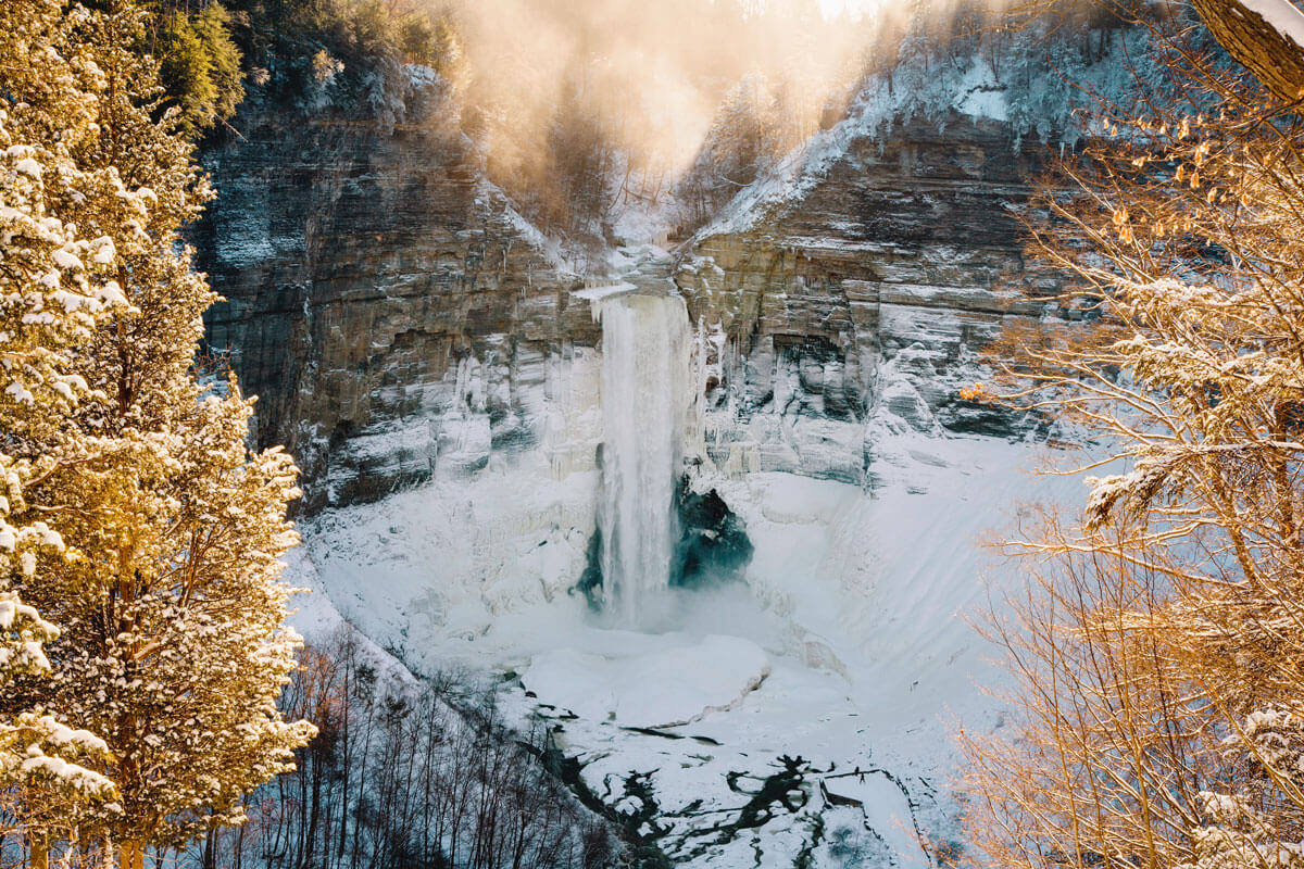 Taughannock-Falls-State-Park-view-of-the-waterfall-in-Winter-in-Ithaca-New-York