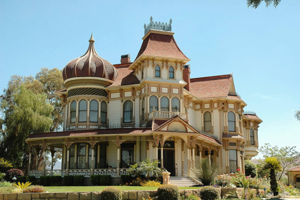 The-Morey-Mansion-and-victorian-house-in-Redlands-California