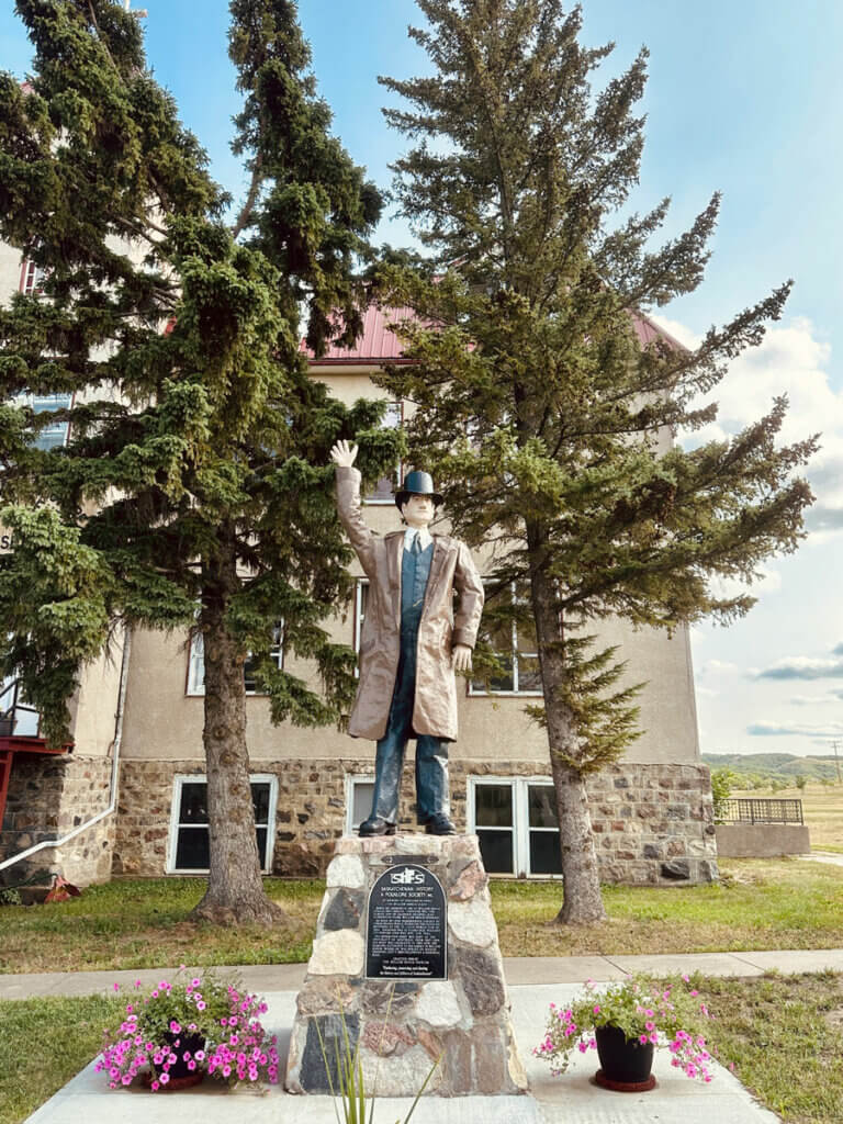 The-giant-of-willow-bunch-in-Saskatchewan-Canada