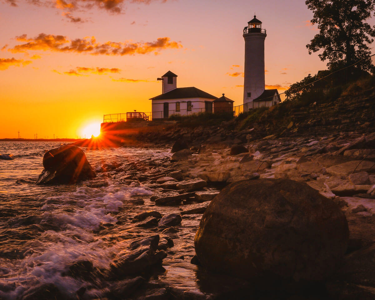 Tibbetts-Lighthouse-on-Lake-Ontario-in-New-York