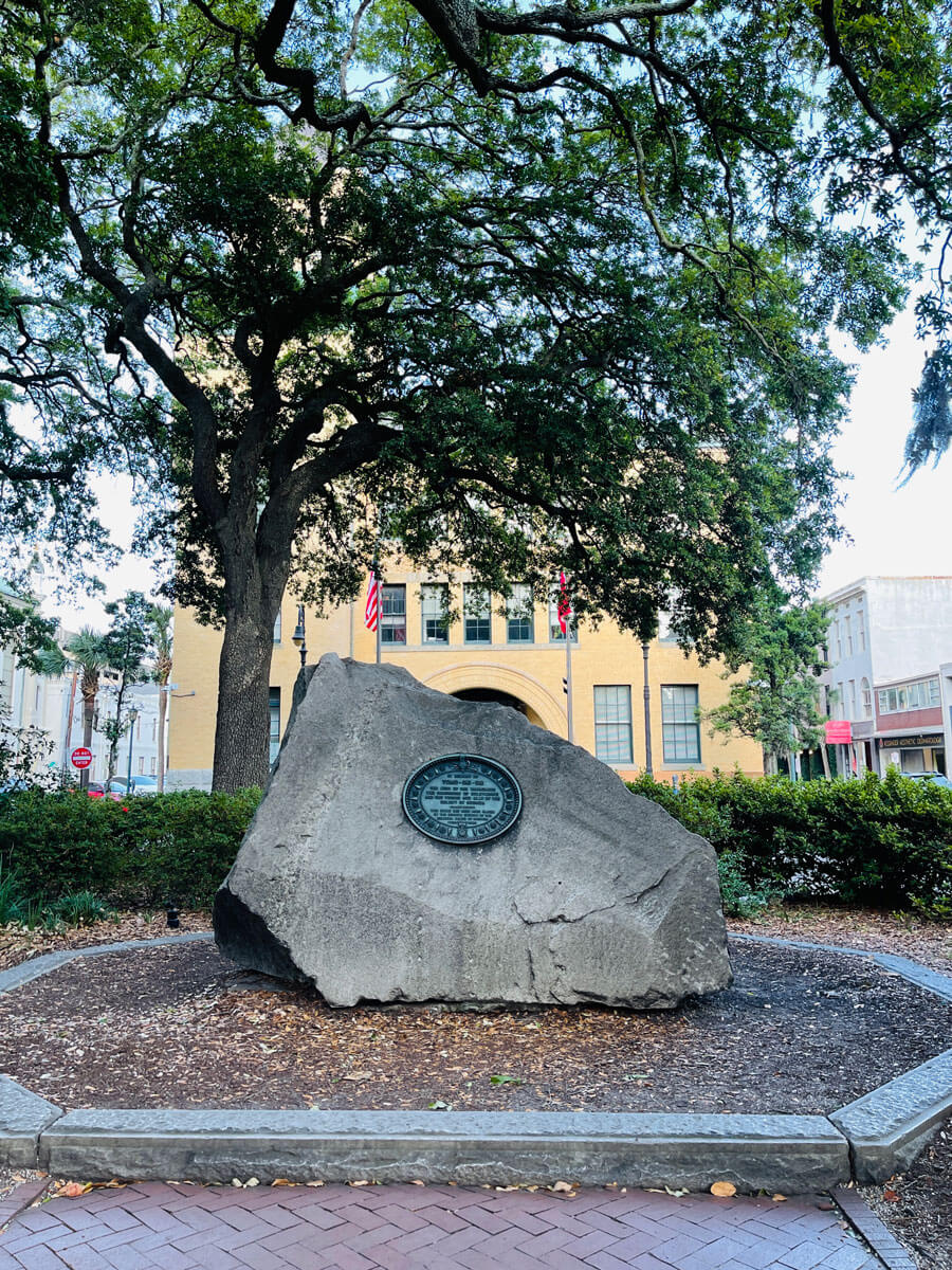 Tomochichis-monument-in-Wright-Square-in-Savannah-Georgia