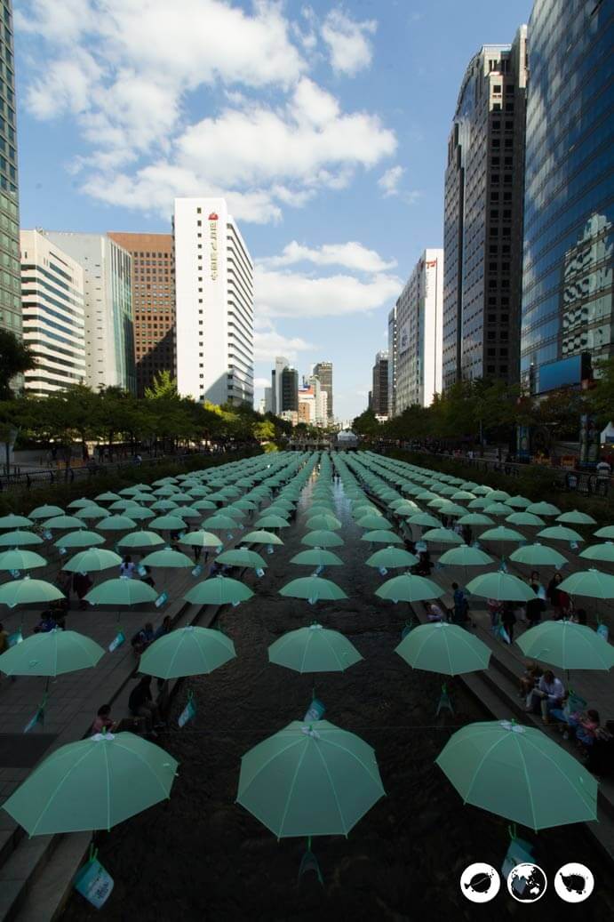 Umbrellas-at-Cheonggye-Stream