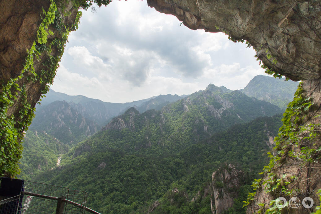 Seoraksan National Park - Geumganggul Cave