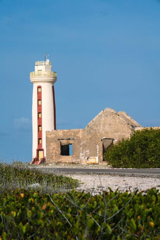 Willemstoren Lighthouse and lightkeeper house ruins in Bonaire