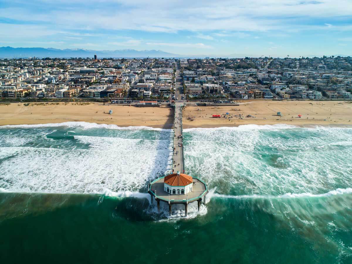 aerial-view-of-Manhattan-Beach-in-Los-Angeles-and-the-pier