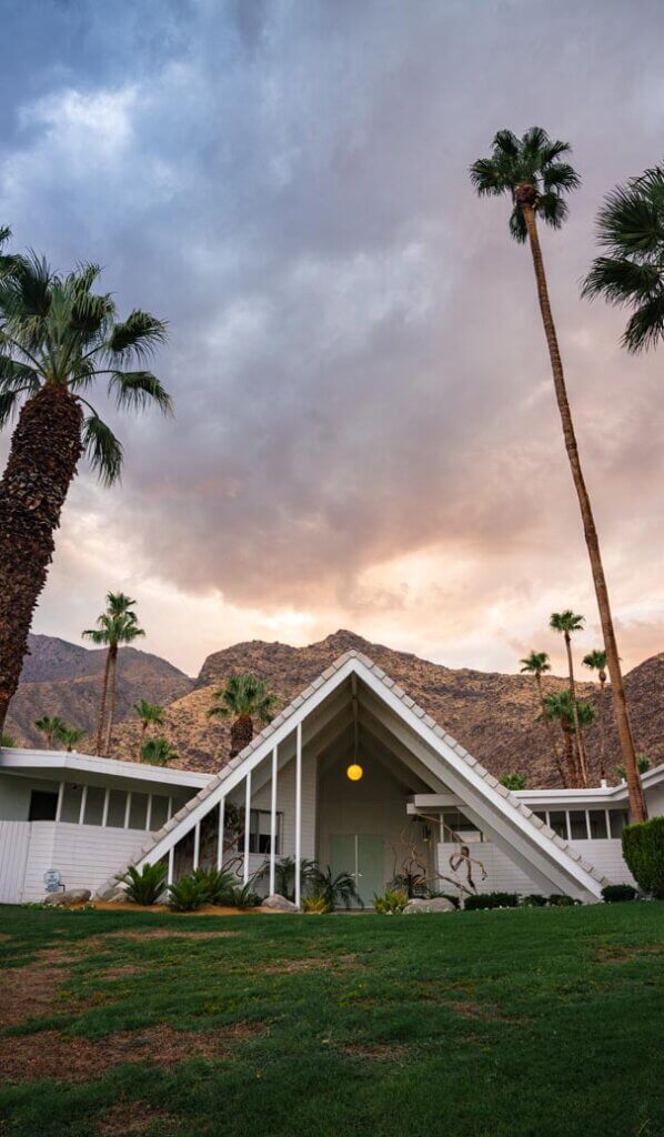 beautiful mid century modern architecture home in Vista Las Palmas Palm Springs
