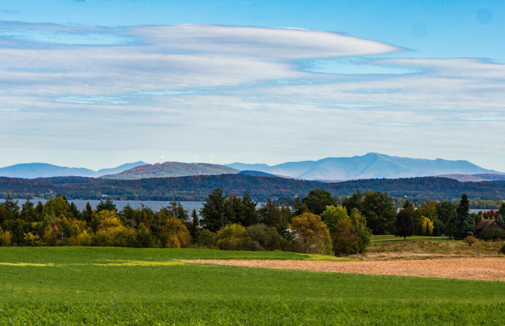 beautiful-view-of-Grand-Isle-Vermont-at-Lake-Champlain