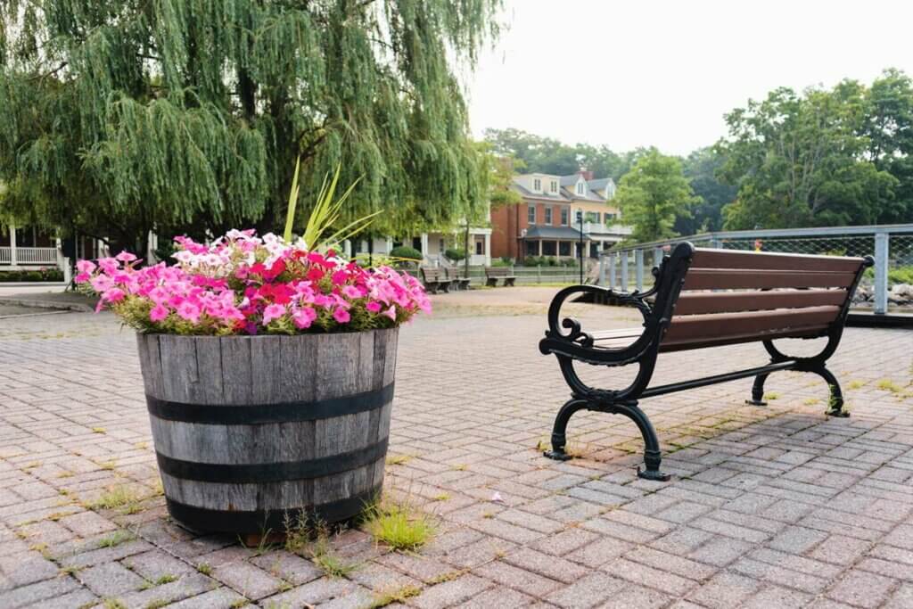 bench-on-the-Cold-Spring-pier-in-the-town-of-Cold-Spring-New-York-in-the-Hudson-Valley