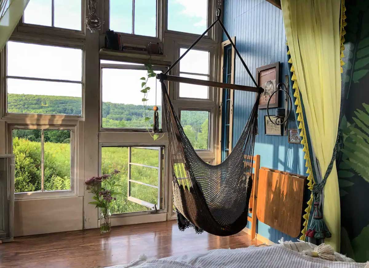 birdhouse-airbnb-tinyhouse-in-new-york-catskills