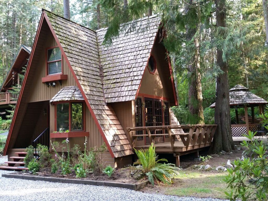 charming chalet cabin in glacier washington