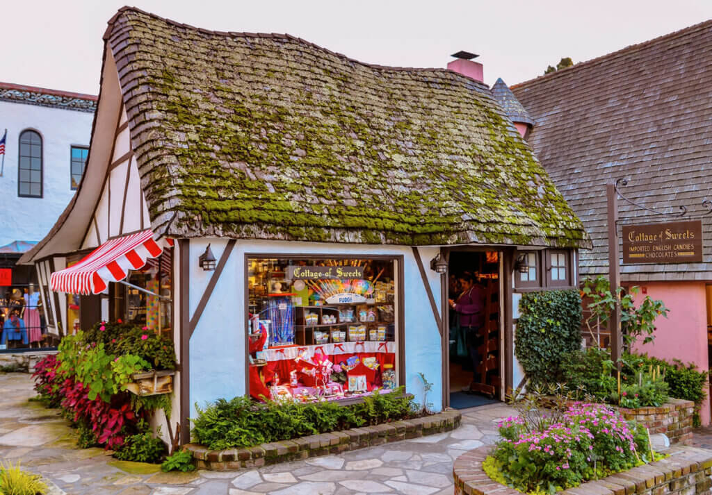 charming-cottage-style-shop-in-Carmel-byy-the-sea-California-a-storybook-coastal-town