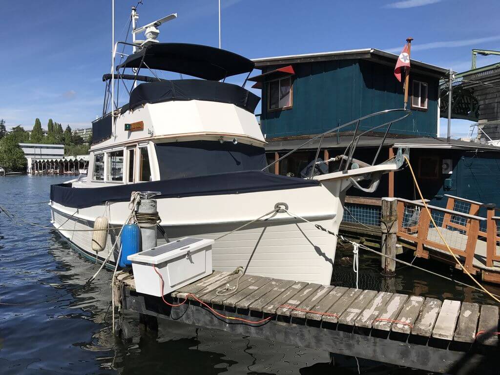 classic yacht on Lake Union houseboat rental in Seattle