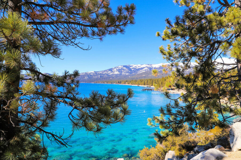 crystal-clear-water-at-Lake-Tahoe-in-Northern-California