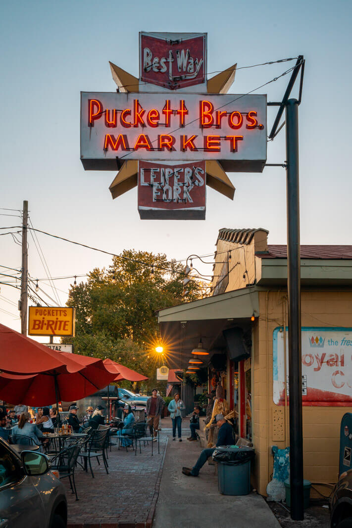 exterior of Pucketts of Leipers Fork in Tennessee