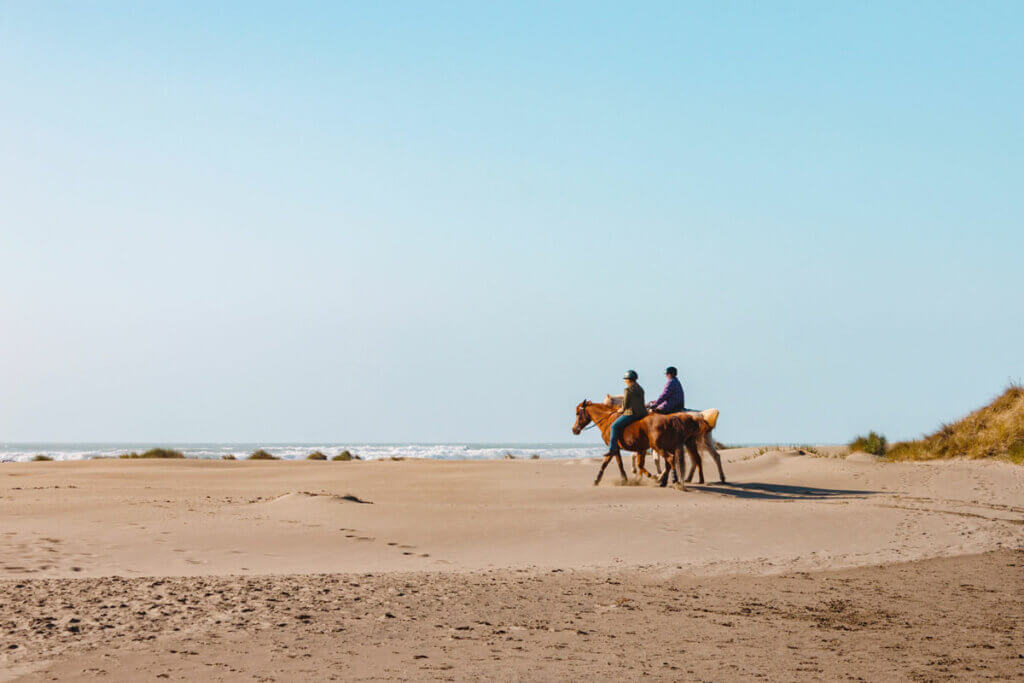 horseback-riding-in-San-Luis-Obispo-in-California-on-the-beach