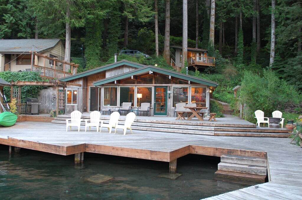 lakefront house and treehouse on lake sutherland in washington