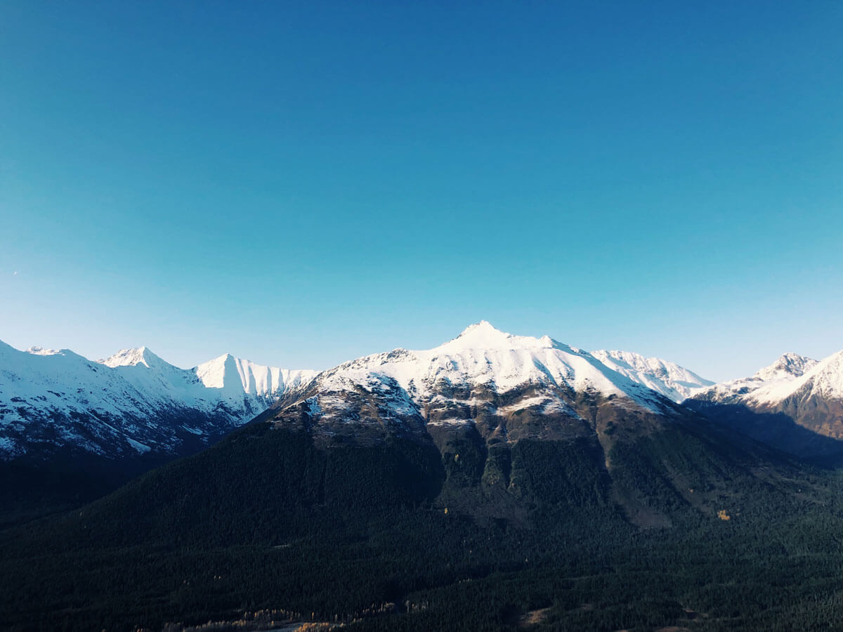 mountains-in-Girdwood-seen-from-Alyeska-Resort