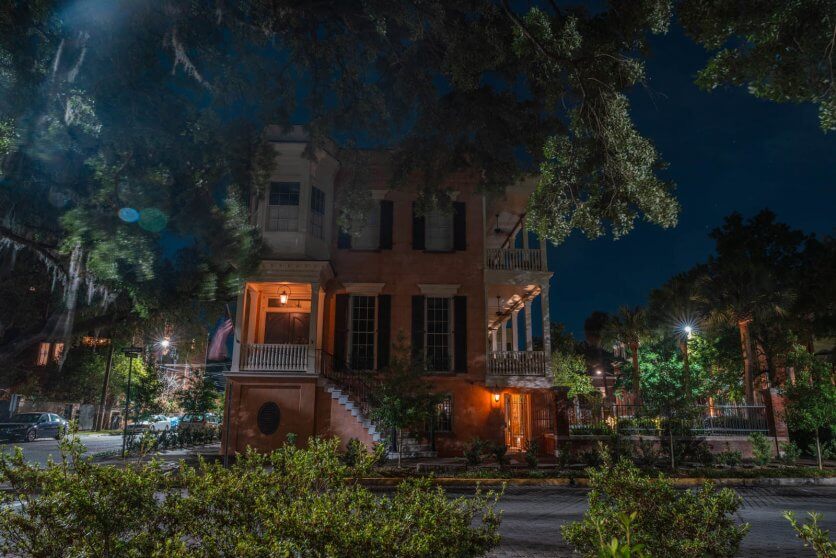 night ghost tour in Savannah GA