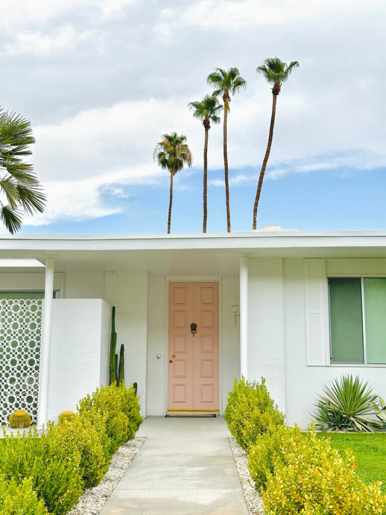 pretty-door-in-the-Indian-Canyons-neighborhood-of-Palm-Springs-on-a-mid-century-modern-tour