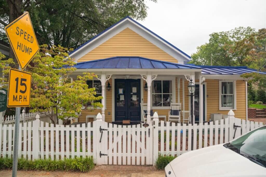 pretty house in Clifton Virginia in Fairfax County