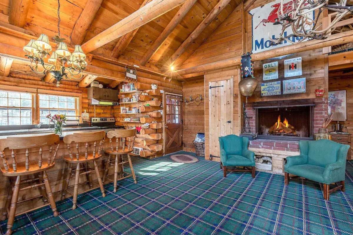 rustic-log-cabin-rental-in-West-Dover-Vermont