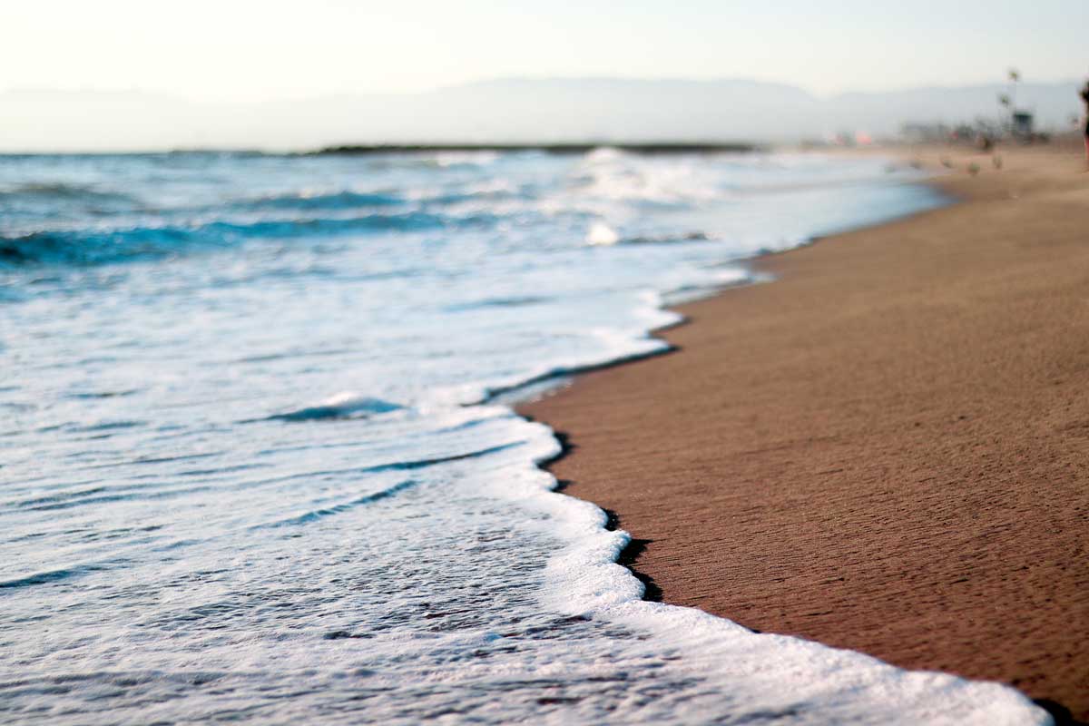 sandy-shores-Dockweiler-State-Beach-in-Los-Angeles-California