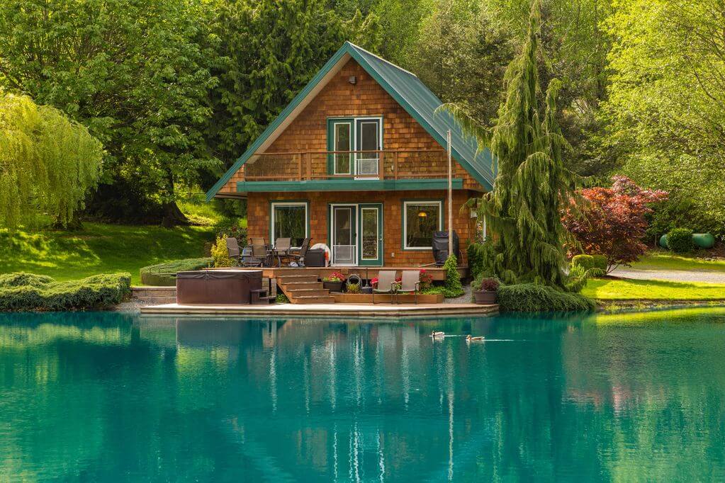 25+ Most Romantic Cabins in Washington State (& Best Cabins for Groups