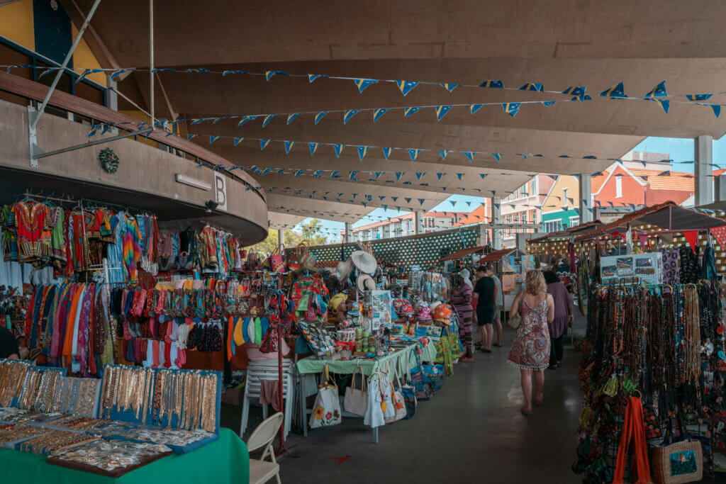 shopping around Marshe Nobo in Willemstad Curacao