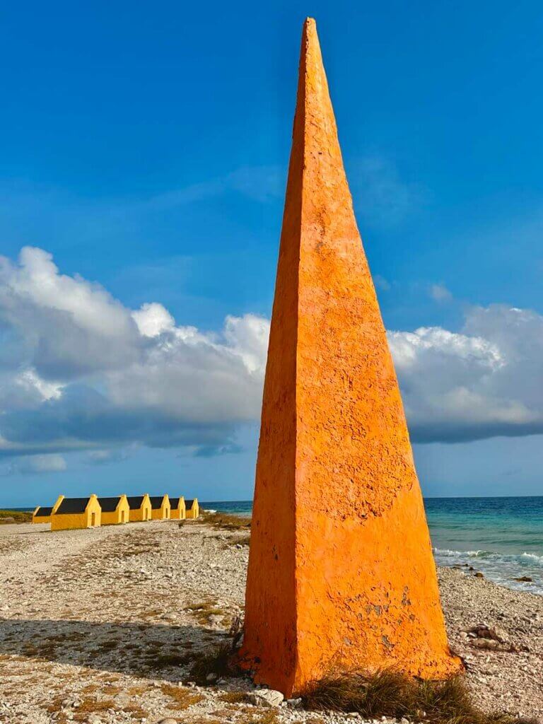 slave-huts-and-obelisk-in-Bonaire