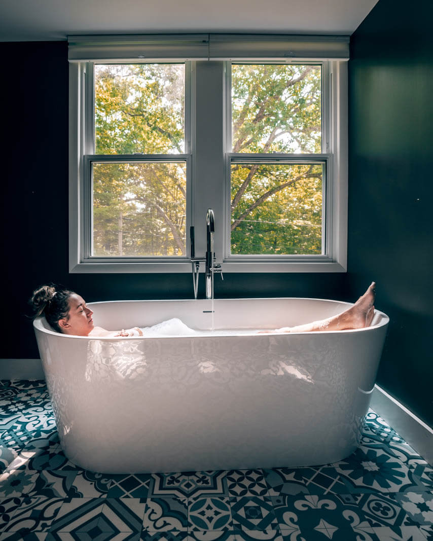 soaking in the bathtub at Hotel Darby in Narrowsburg New York on a Catskills summer getaway