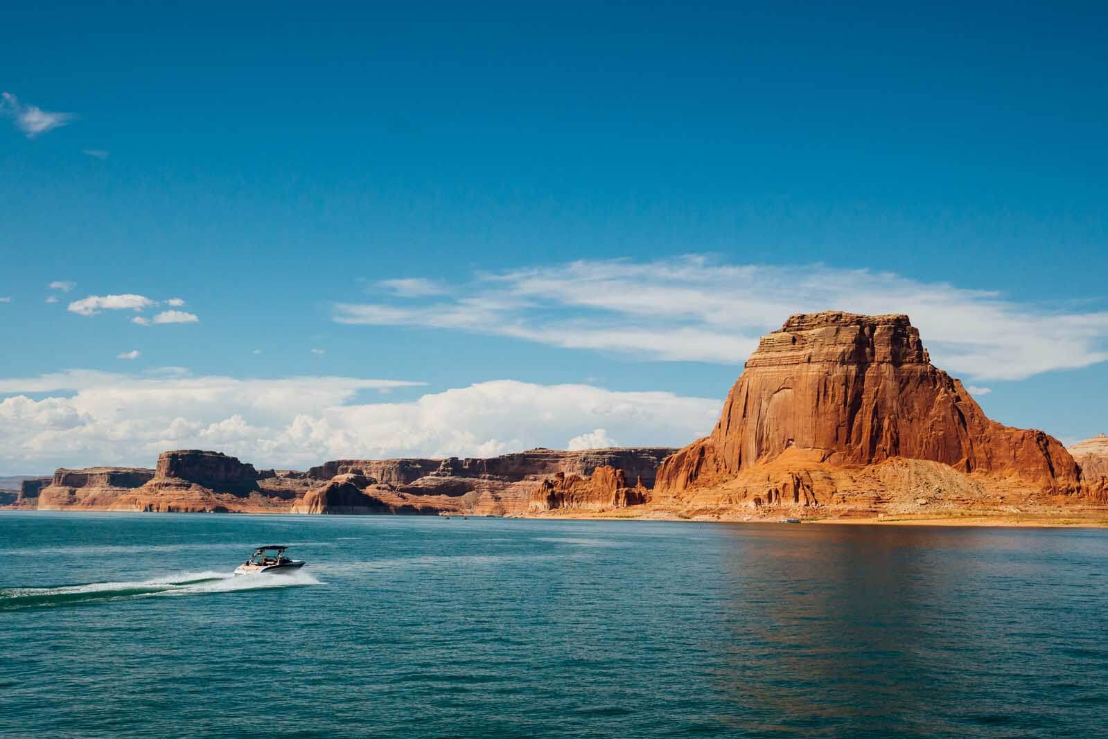 speed boat in Lake Powell