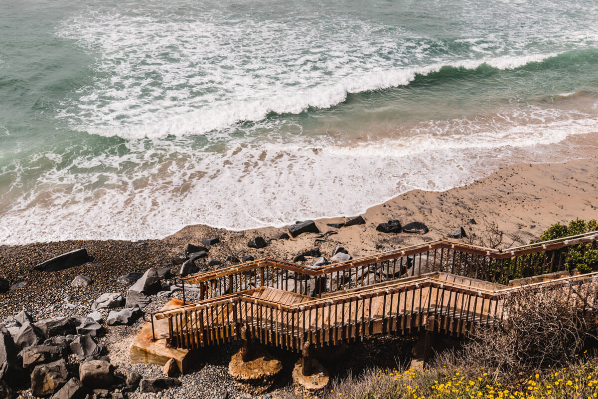 steps-down-to-Carlsbad-State-Beach-in-San-Diego-California