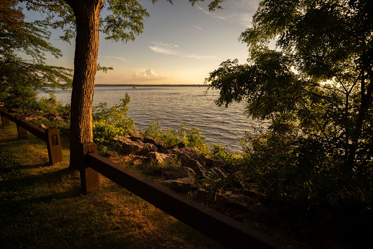 sunset-from-Verona-Beach-State-Park-at-Oneida-Lake-in-New-York