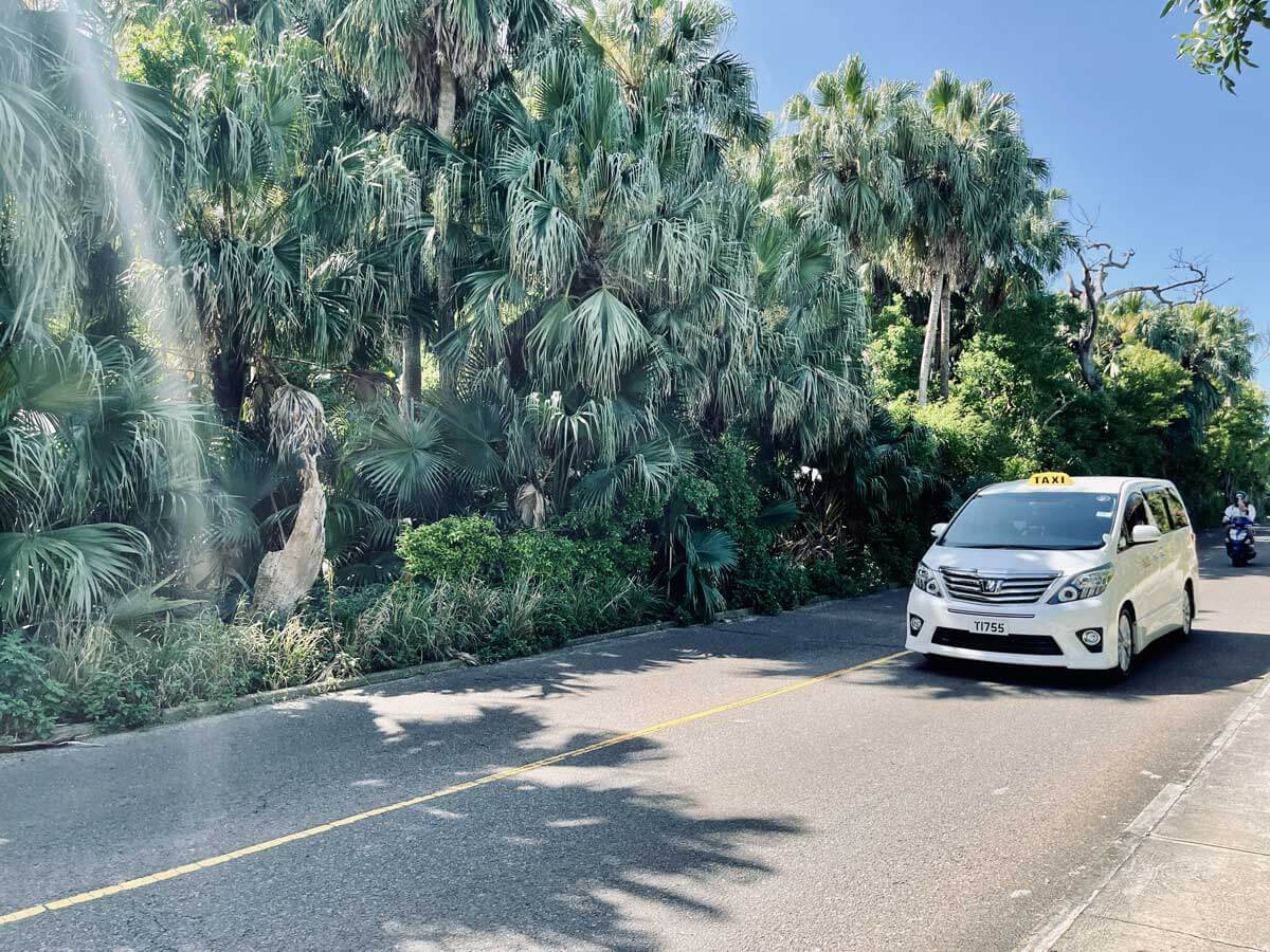 taxi-driving-on-a-road-in-Bermuda