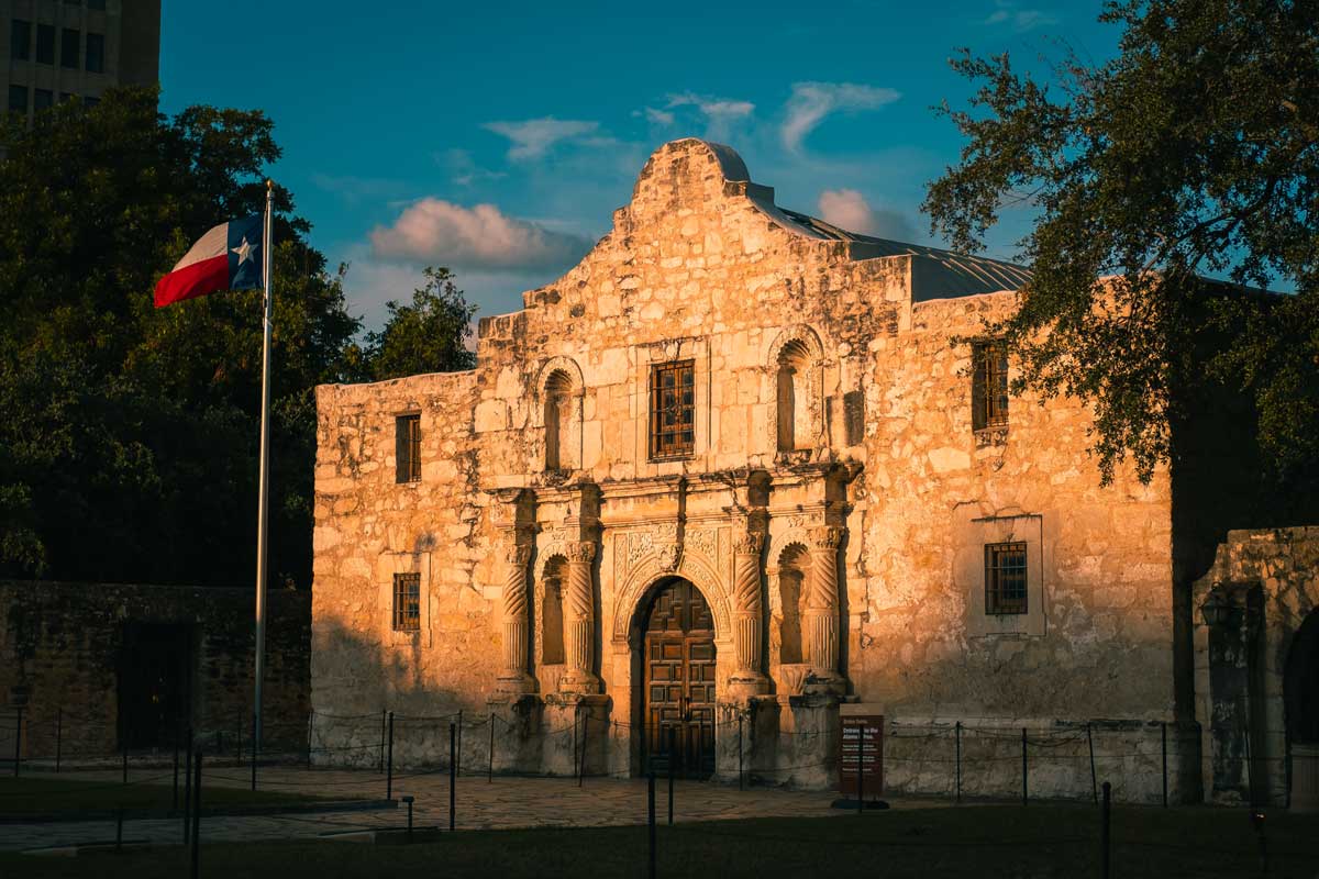 the-Alamo-historic-site-in-San-Antonio-Texas