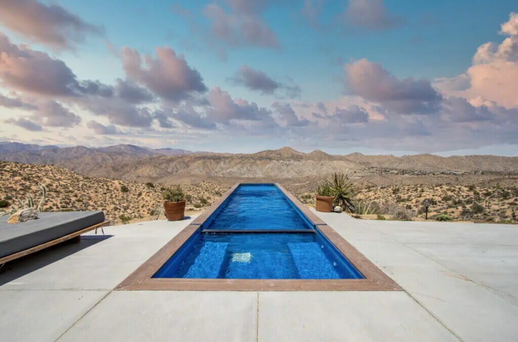 the-pool-at-the-hawkeye-dome-an-Airbnb-in-Joshua-Tree-California