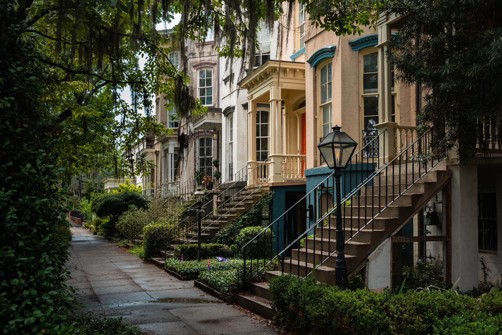 the pretty houses on Gaston Street in Savannah Georgia