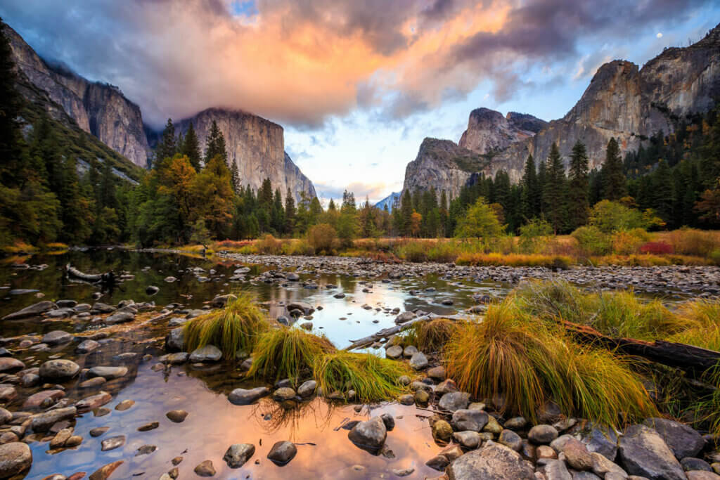 the-view-from-Valley-View-in-Yosemite-National-Park