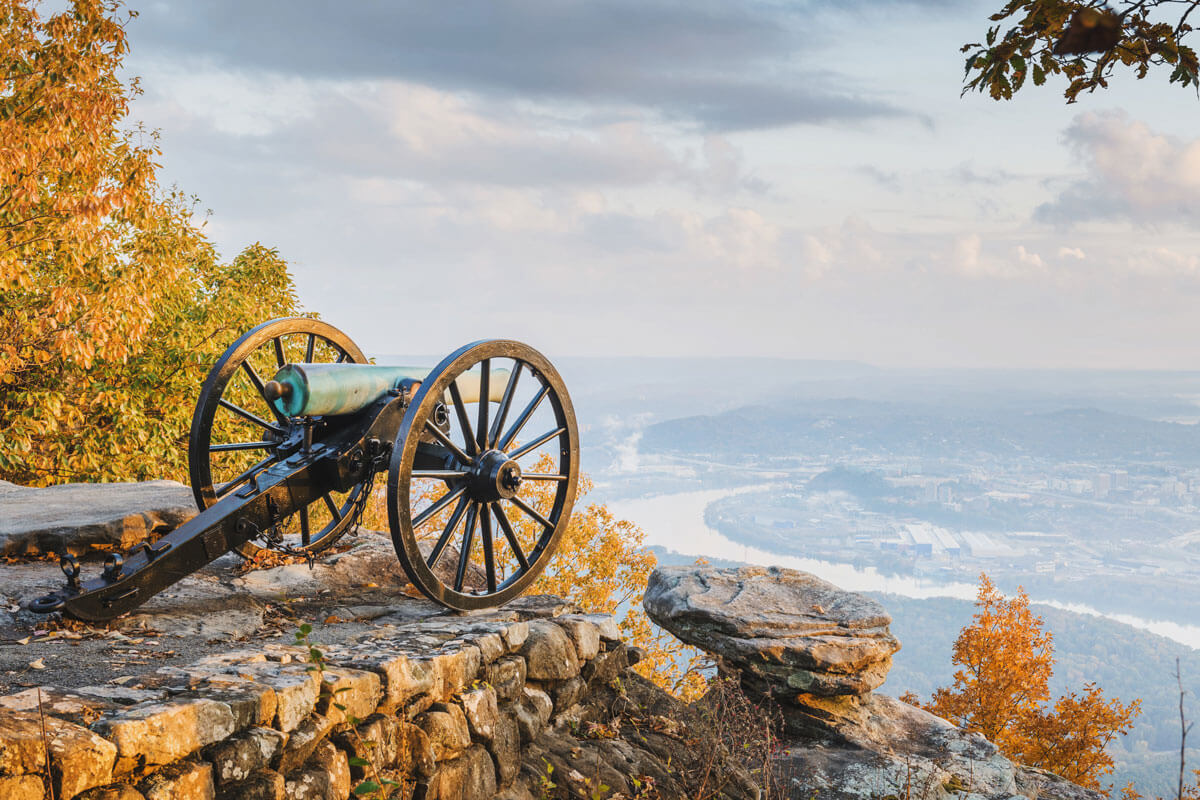 view-of-Chattanooga,-Tennessee-from-Lookout-Mountain-in-the-fall