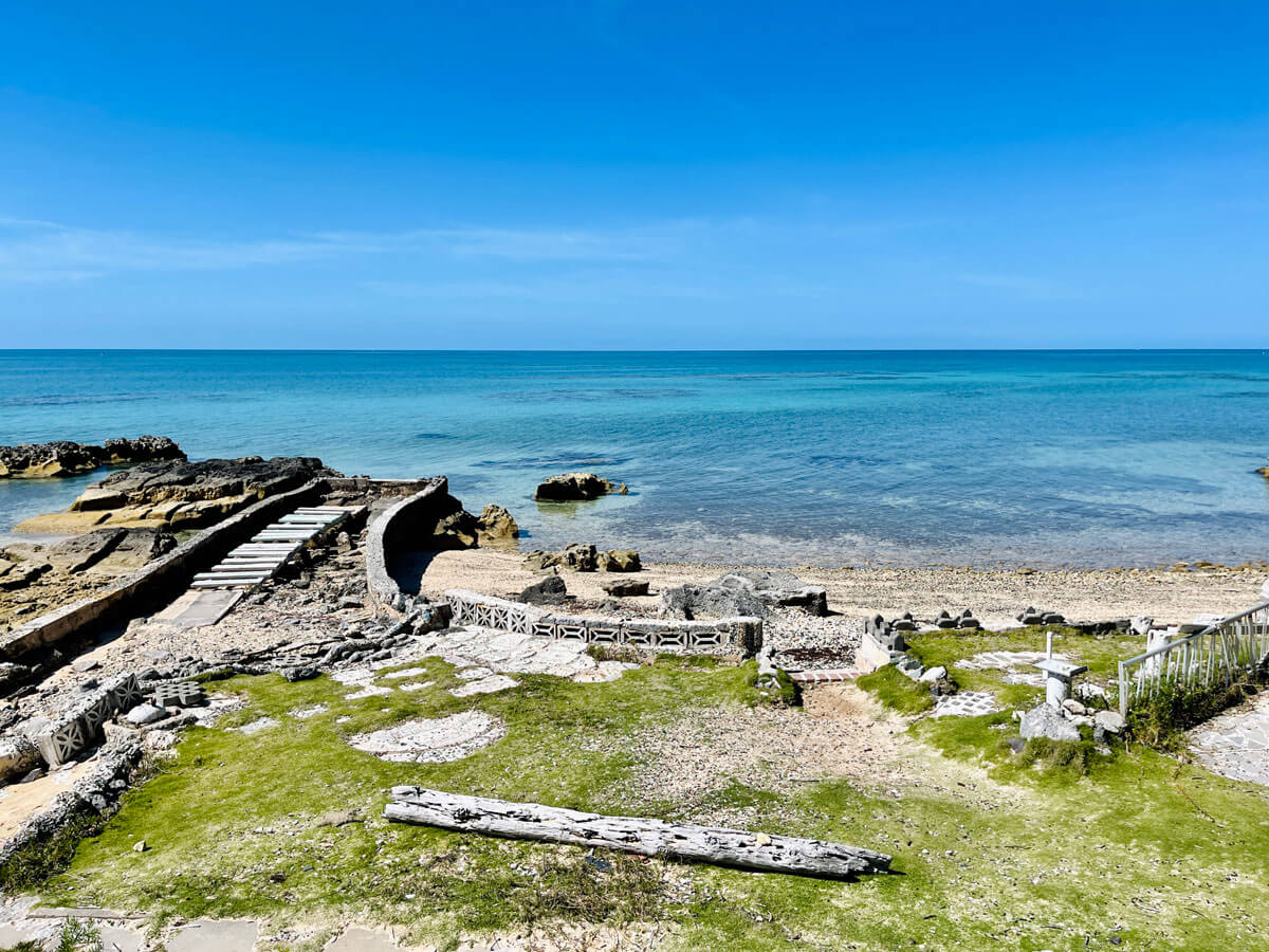 view-of-Glass-Beach-and-Dockyard-Beach-in-Bermuda