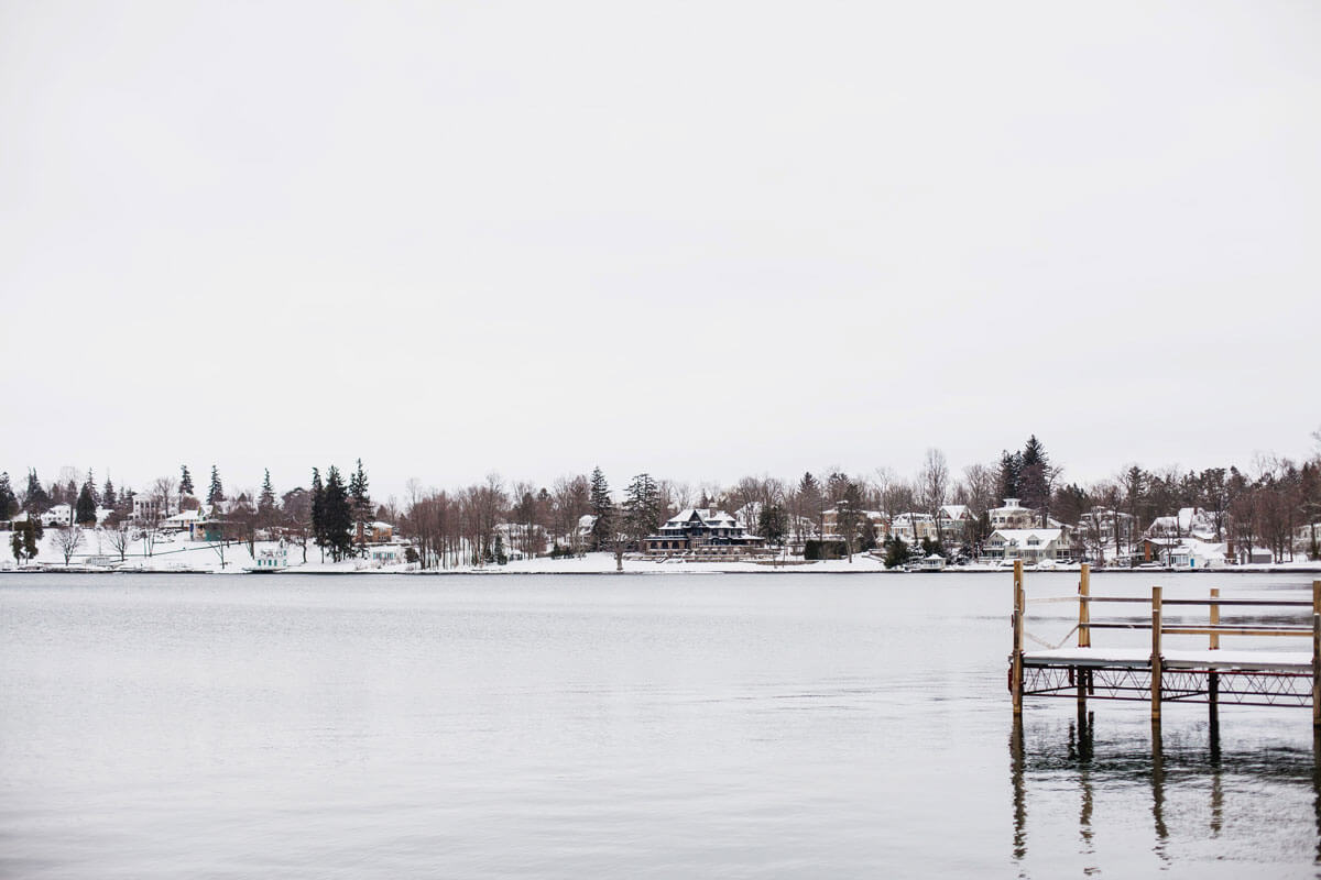 view-of-Skaneateles-Lake-in-the-Finger-Lakes-New-York-in-winter