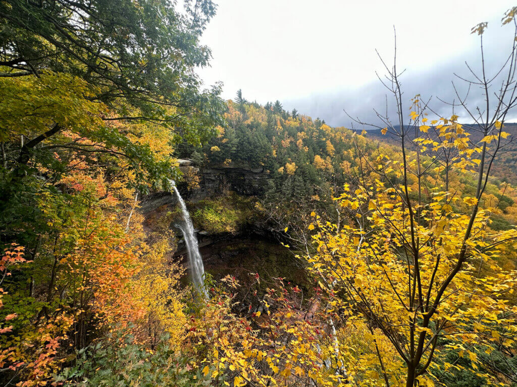 view-of-Upper-Kaaterskill-Falls-from-the-viewing-platform-in-the-fall-in-the-Catskills-new-york