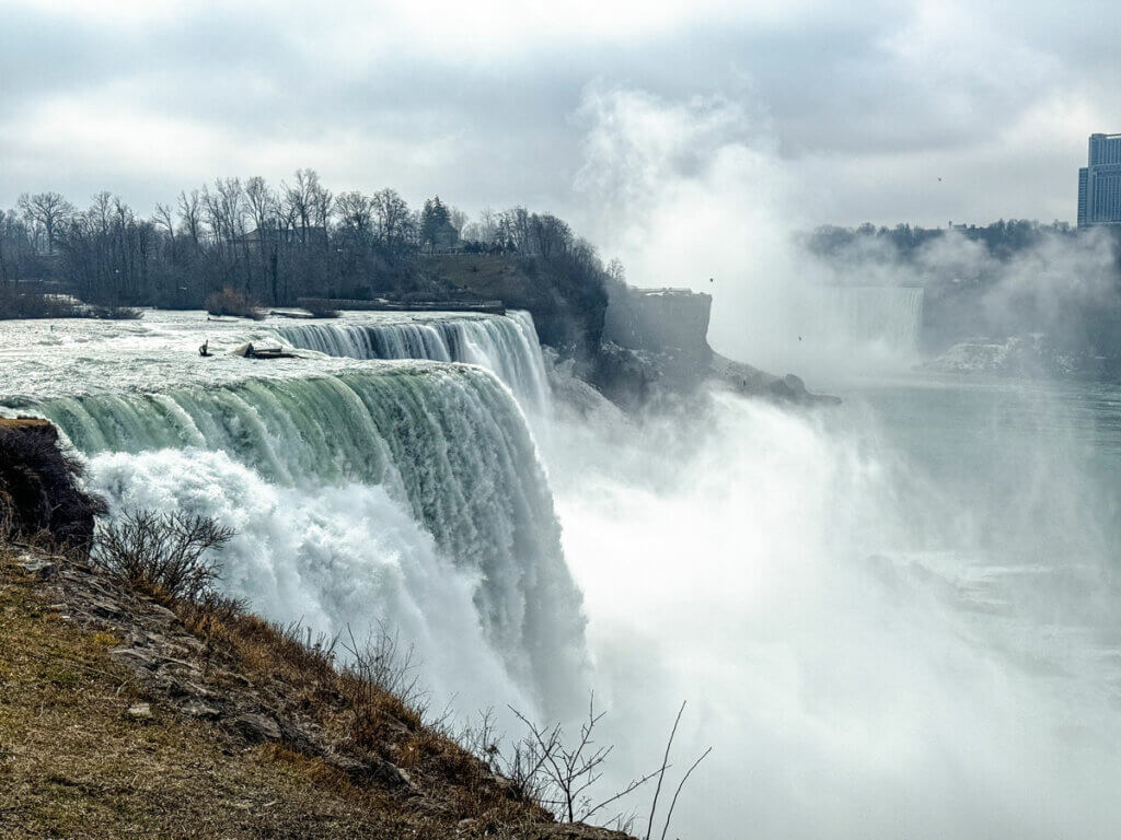 winter-at-Niagara-Falls-from-the-New-York-side-of-the-falls
